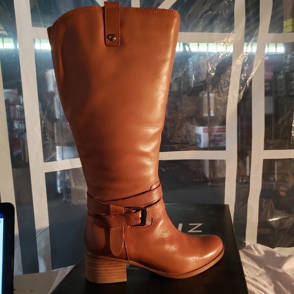 naturalizer wide width boots